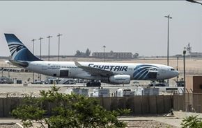 العثور على أجزاء من حطام الطائرة المصرية المفقودة