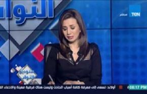 بالفيديو.. مذيعة تبكي على الهواء تأثرا بحادث الطائرة المصرية