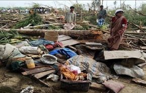 شاهد بالفيديو الدمارالذي خلفه إعصار شديد في بنغلاديش