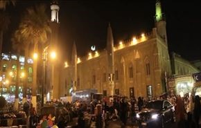 فيديو؛مصريون يحيون ليالي رمضان بجانب مسجدي السيدة زينب والامام الحسين