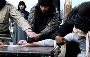 شاهد على وحشية الارهاب.. فتى سوري قطع داعش يده
