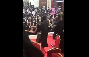 بالفيديو/مشاجرة ساخنة بين فتيات عربيات في حفل تخرج!