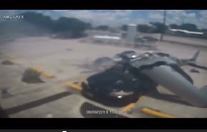 فيديو.. لحظة سقوط طائرة على سيارة ومصرع ركابها