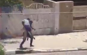 مجروح شدن سرباز عراقی هنگام نجات یک شهروند +ویدیو