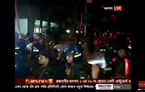 بالفيديو... مسلحون يهاجمون مطعما في داكا ويحتجزون العشرات