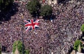 تظاهرات حاشدة بلندن احتجاجاً على نتيجة استفتاء خروج بريطانيا