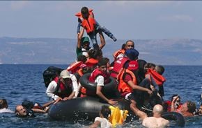 ویدیو: لحظۀ به دریا افتادن پناه جویان سوری