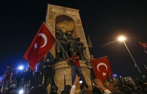خنفر: أميركا علمت بالانقلاب في تركيا.. وأوروبا انتظرت نجاحه!