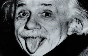 ما السر وراء إخراج أينشتاين لسانه في صورته الشهيرة!