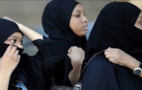 سعوديات يشعلن جدلا واسعا في المملكة بمطالب جريئة
