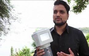 شاهد: طالب يخترع جهازاً يستخرج الماء من الهواء