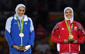 بالفيديو؛ إعتلاء الحجاب للأولمبياد ضمن تأكيد لآية الله خامنئي