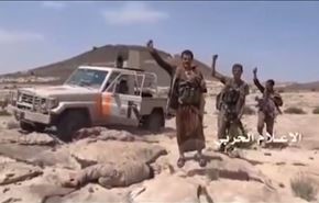 بالفيديو.. المجاهدون اليمنيون: مدرعات آل سعود تحت اقدامنا