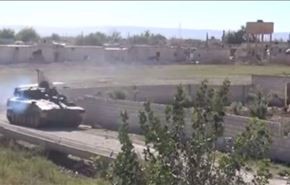 بالفيديو: اشتباكات عنيفة بين الجيش السوري والمسلحين في حماه