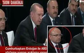 شاهد نائب رئيس وزراء تركي ينام بمؤتمر لأردوغان وأوباما
