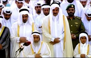 هل صلى أمير قطر العيد قبل يوم من تاريخ الأضحى؟!