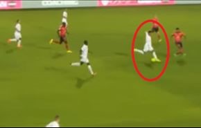 شاهد.. لاعب يسجل هدفا جميلا من مسافة بعيدة بالليغ 2