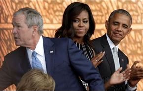 کمک اوباما به بوش در عکس گرفتن+ویدیو