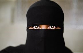 زن نقابدار دوباره در موصل ظاهر شد؛ داعش قربانی داد