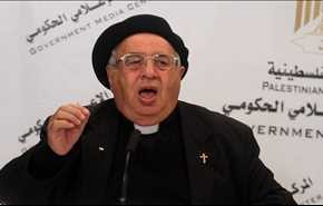 الأب منويل مسلم يطالب برحيل عباس لحضوره جنازة بيريس