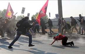 بالصور؛ مواجهات بين الشرطة ونشطاء بذكرى اعتداء انقرة الدامي