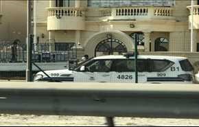 بالصور: الأمن البحريني يداهم مقرات الوفاق ويصادر ممتلكاتها