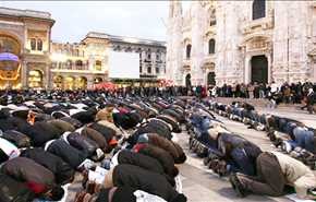 مسلمون يحتجون على إغلاق 5 مساجد في إيطاليا