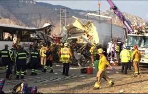 13 قتيلا في تصادم بين حافلة سياح وشاحنة في كاليفورنيا