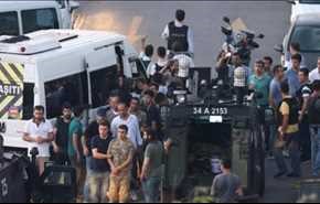 أنقرة تفصل 10 آلاف موظف حكومي!!