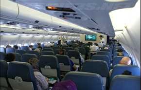 لماذا تُضبط المقاعد في الطائرة بوضع عمودي عند الإقلاع أو الهبوط ؟