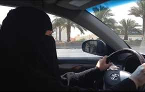 السعودية... رفض النظر في اقتراح حول قيادة النساء للسيارات