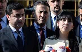 محكمة تركية تقرر سجن رئيسي حزب مؤيد للاكراد
