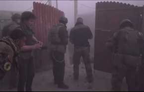 فيديو على بعد أمتار لتعرض القوات العراقية لتفجير انتحاري بالموصل!