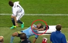 ویدیو ... نجات معجزه آسای یک فوتبالیست از شکستگی گردن!