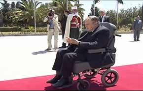 نخست وزیر الجزایر: "بوتفلیقه" زنده است