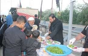 بالصور ...إطعام وخدمة زوار الإمام الحسين (ع)