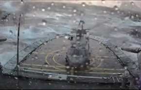 فیلم : فرود عجیب هلیکوپتر در هوای طوفانی روی ناوچه ارتش