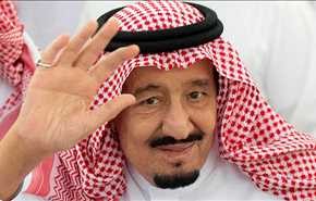 بالفيديو والصور؛ الملك السعودي يتمايل على وقع أهازيج إماراتية!