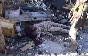 بالفيديو: هكذا يكون الرد..غارات وحشية سعودية تقابلها جثث جنودها المنتشرة