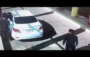 بالفيديو .. سعودي يعتدي على عامل محطة بنزين طرق زجاج سيارته!