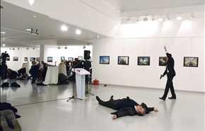 أقوى واوضح فيديو يظهر لحظة اغتيال السفير الروسي في انقرة