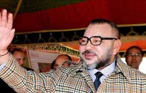 صور/ معطف الملك المغربي يصبح حديث الساعة .. كم ثمنه؟!