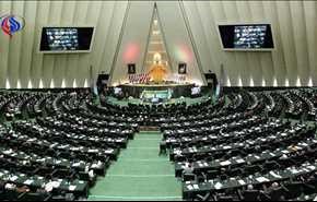 البرلمان الايراني يسمح للشركات الاجنبية بالاستثمار داخل الموانئ والمطارات