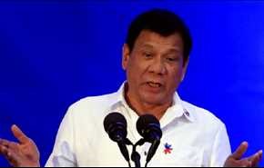 رئيس الفلبين يعترف بصلات بعض أقاربه بـ