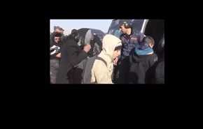 بالفيديو ..القوات العراقية وهي تنقل العائلات النازحة من الموصل للمخيمات الآمنه