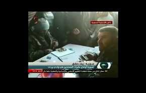 بالفيديو .. تسوية أوضاع عشرات المسلحين في وادي بردى بريف دمشق السوري