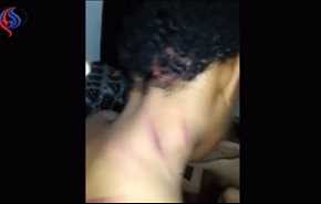 بالفيديو... طفل يتعرض للتعذيب بطريقة بشعة في السعودية