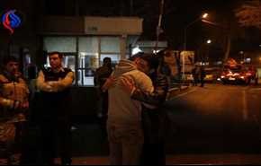 اهالي طهران يبتهلون لله طلبا لسلامة رجال الاطفاء المحاصرين تحت انقاض 
