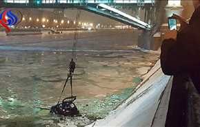بالفيديو.. شرطي ينقذ فتاة كادت أن تغرق في نهر موسكو المتجمد