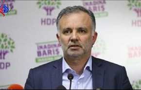 تركيا... اعتقال نائبين عن حزب موال للأكراد أحدهما المتحدث باسمه